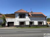 Rodinný dům s fotovoltaikou, uzavřeným dvorem a velkým potenciálem | Zeměchy u Loun, cena 6490000 CZK / objekt, nabízí 