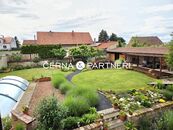 Prodej rodinného domu s bazénem v klidné lokalitě Mšených lázní, cena 8500000 CZK / objekt, nabízí 