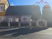 Prodej rodinného domu 4+1 se zahradou 282 m2 a stavební parcelou 319 m2, obec Kovářská, cena 3200000 CZK / objekt, nabízí 